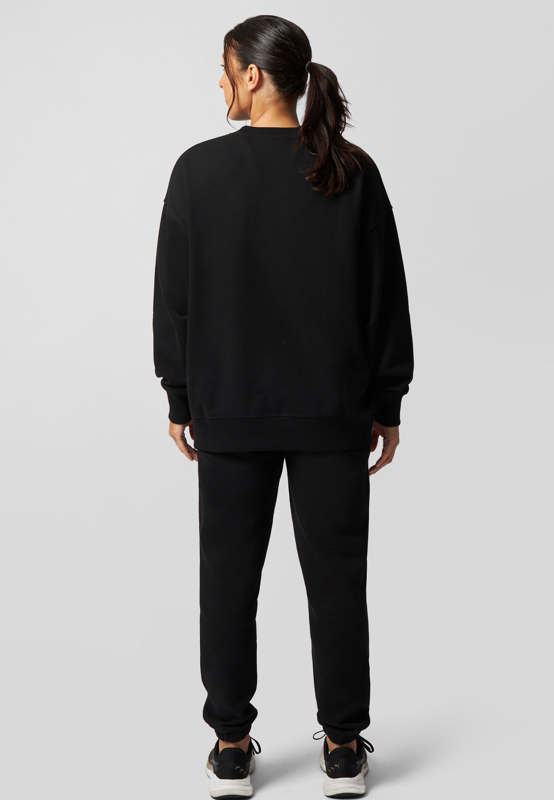 Essential Oversized Sweatshirt - Black